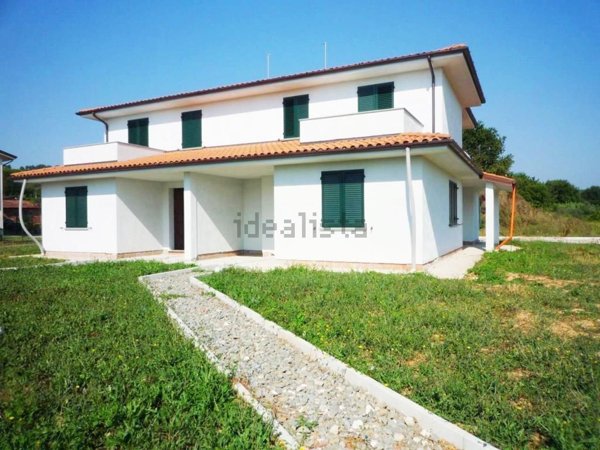 casa indipendente in vendita a Montecarlo