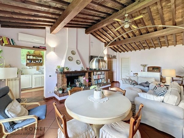 casa indipendente in vendita a Montecarlo