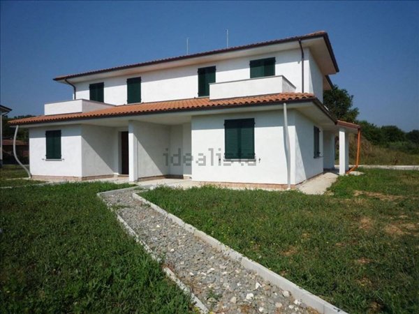 casa indipendente in vendita a Montecarlo