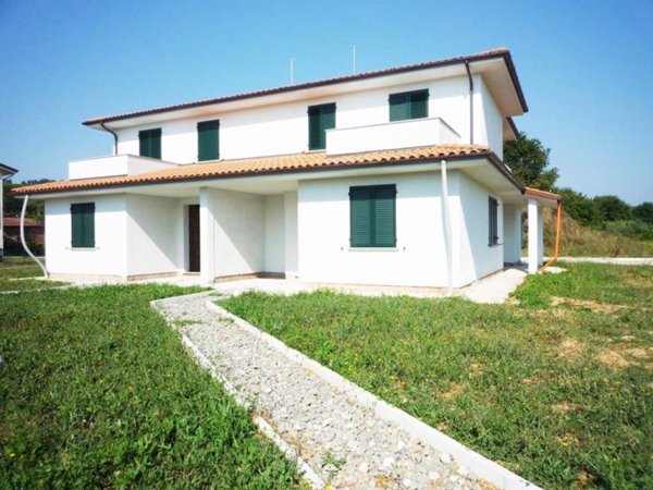 casa indipendente in vendita a Montecarlo