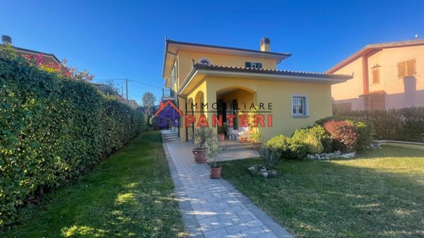 casa indipendente in vendita a Montecarlo