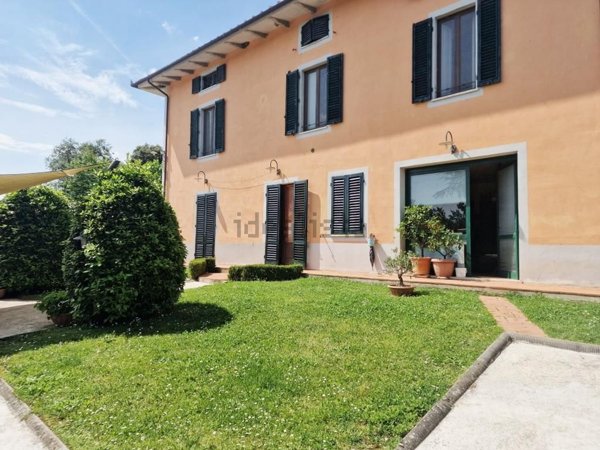 casa indipendente in vendita a Montecarlo