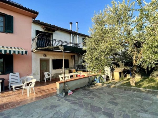 casa indipendente in vendita a Montecarlo