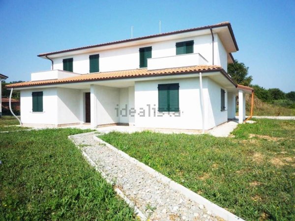 casa indipendente in vendita a Montecarlo