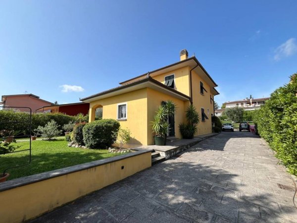 casa indipendente in vendita a Montecarlo
