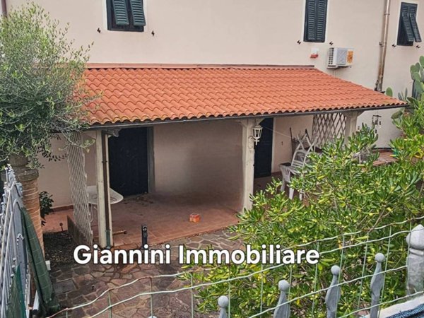 casa indipendente in vendita a Montecarlo