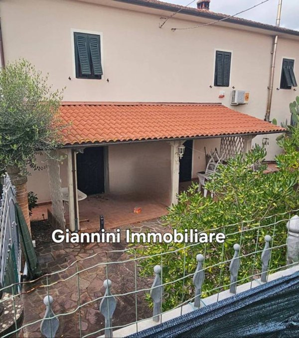 casa indipendente in vendita a Montecarlo