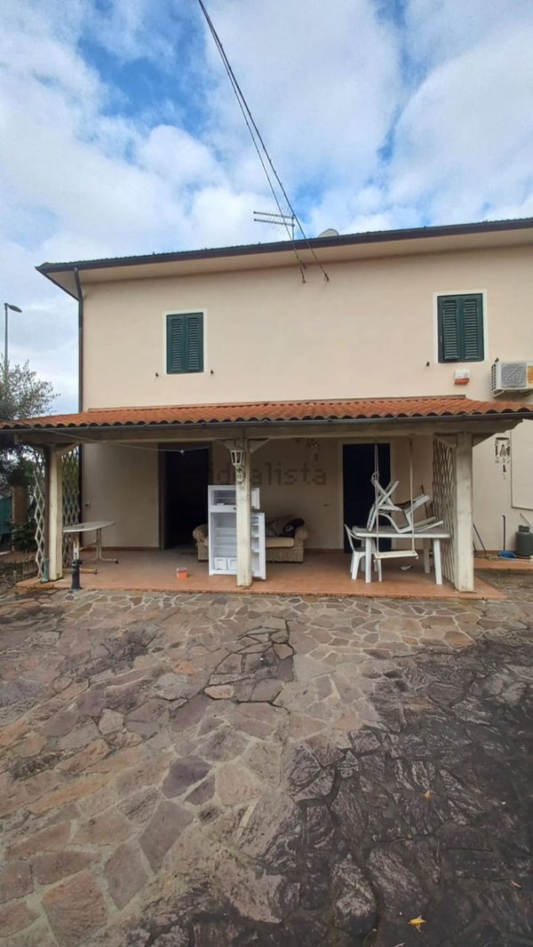 casa indipendente in vendita a Montecarlo