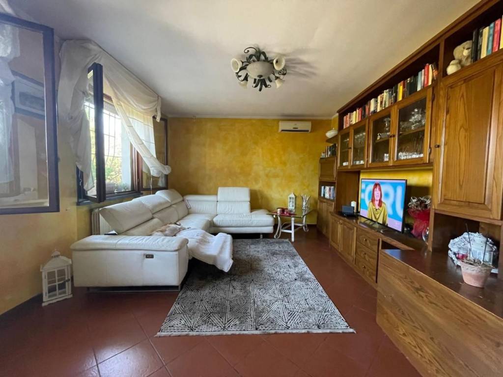 casa indipendente in vendita a Montecarlo