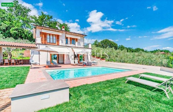 casa indipendente in vendita a Montecarlo