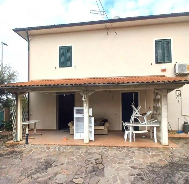 casa indipendente in vendita a Montecarlo