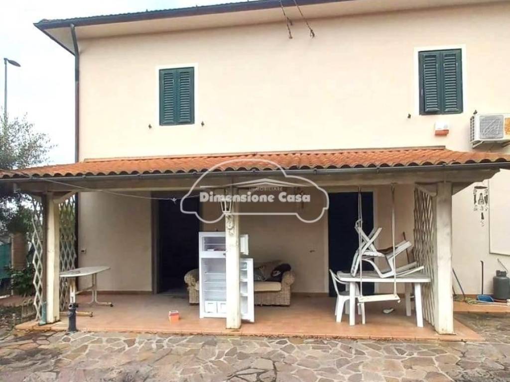 casa indipendente in vendita a Montecarlo