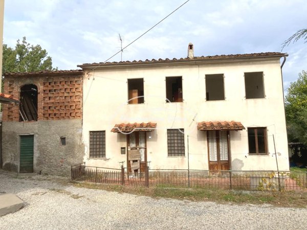 casa indipendente in vendita a Montecarlo
