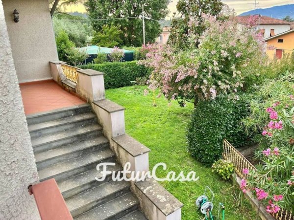 casa indipendente in vendita a Montecarlo