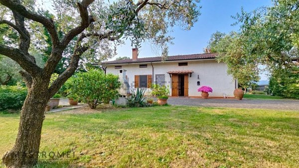 casa indipendente in vendita a Montecarlo