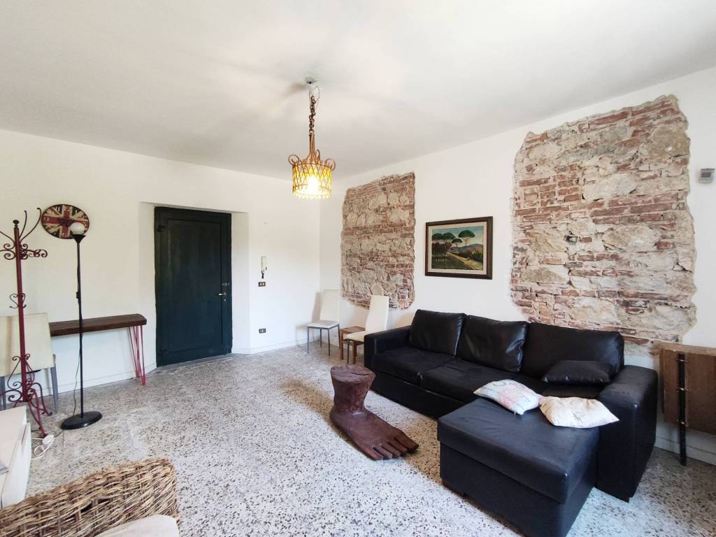 casa indipendente in vendita a Montecarlo