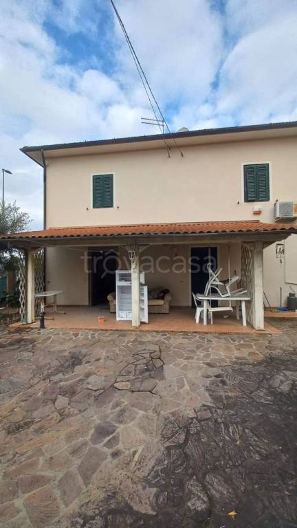 casa indipendente in vendita a Montecarlo