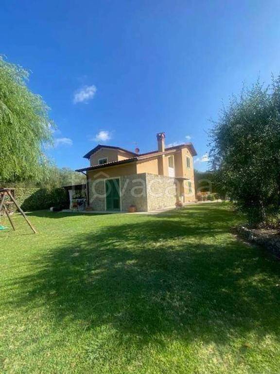 casa indipendente in vendita a Montecarlo