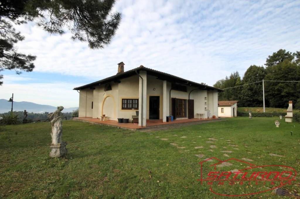 casa indipendente in vendita a Montecarlo