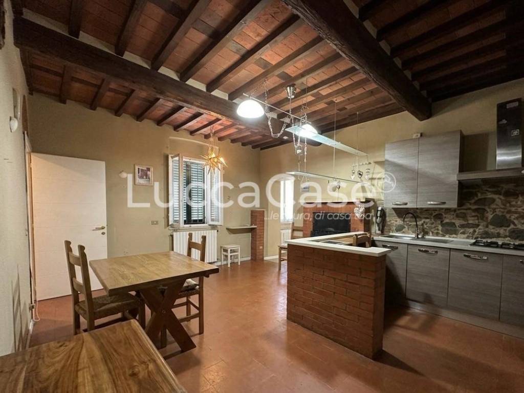 casa indipendente in vendita a Montecarlo