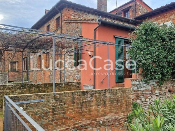 casa indipendente in vendita a Montecarlo