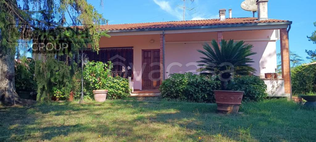 casa indipendente in vendita a Montecarlo
