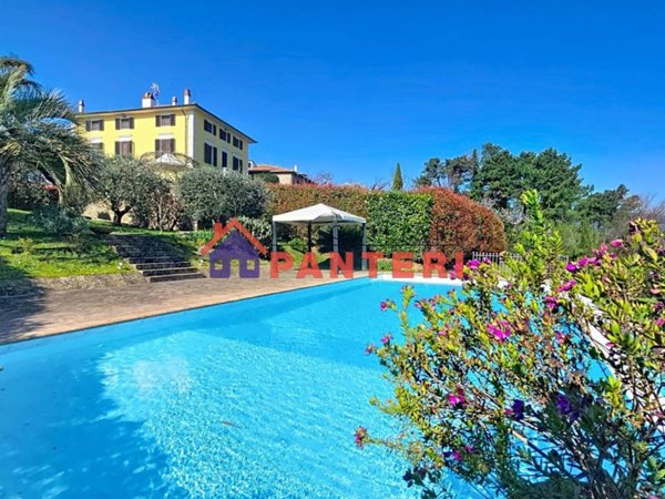 casa indipendente in vendita a Montecarlo