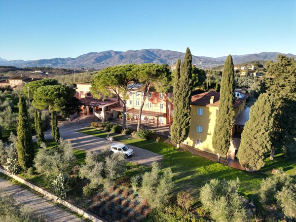 casa indipendente in vendita a Montecarlo