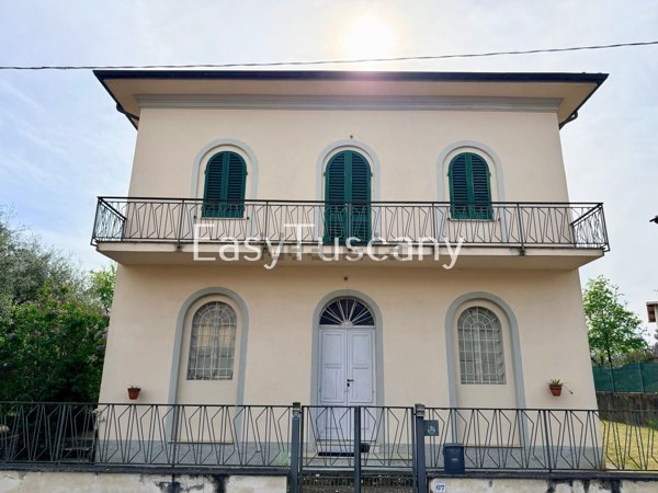casa indipendente in vendita a Montecarlo