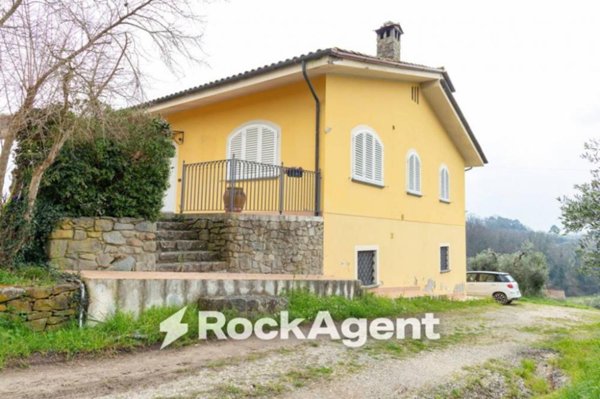 casa indipendente in vendita a Montecarlo