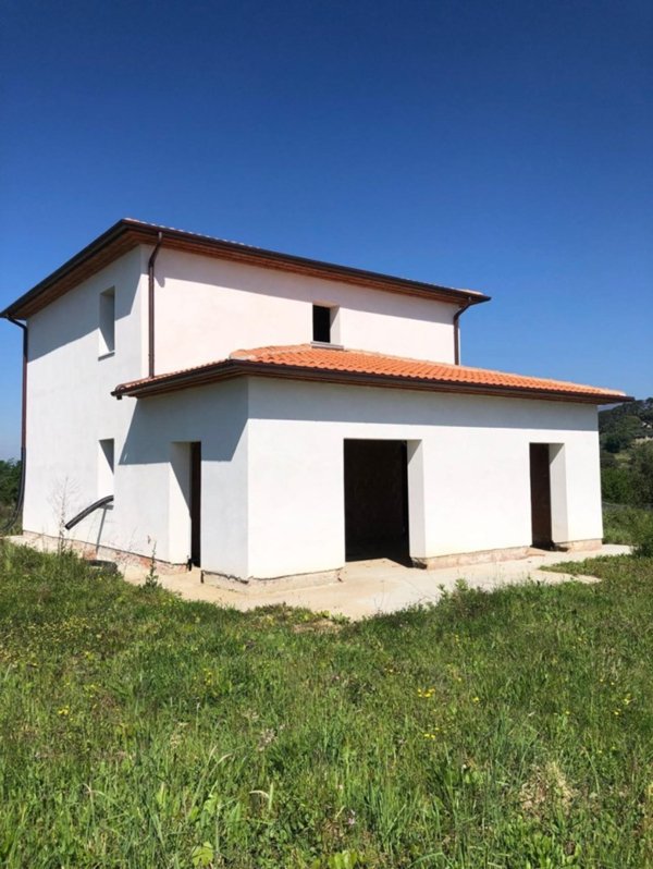 casa indipendente in vendita a Montecarlo