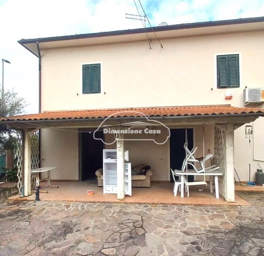 casa indipendente in vendita a Montecarlo
