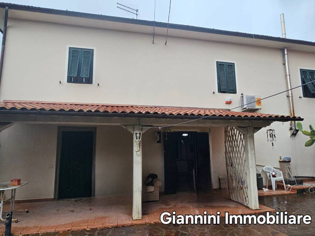 casa indipendente in vendita a Montecarlo