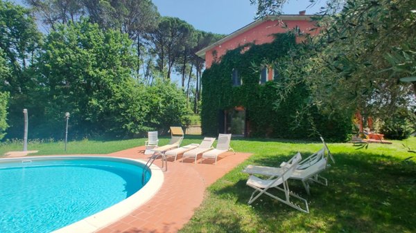 casale in vendita a Montecarlo