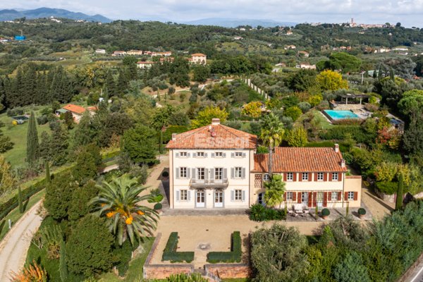 casa indipendente in vendita a Montecarlo