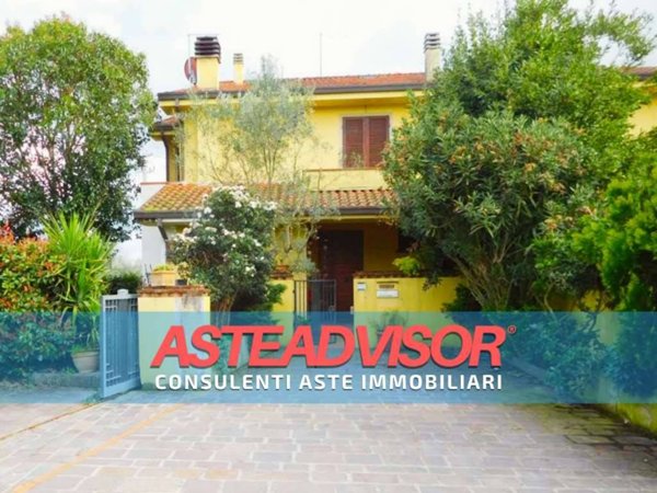 casa indipendente in vendita a Montecarlo