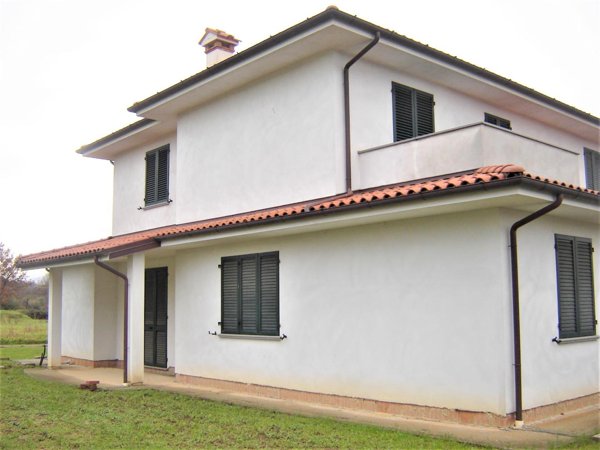 casa indipendente in vendita a Montecarlo