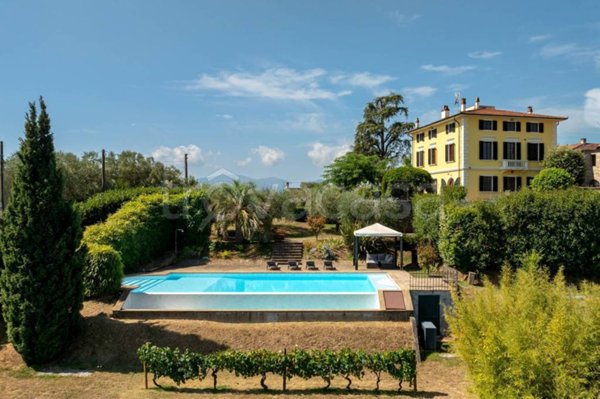 casa indipendente in vendita a Montecarlo