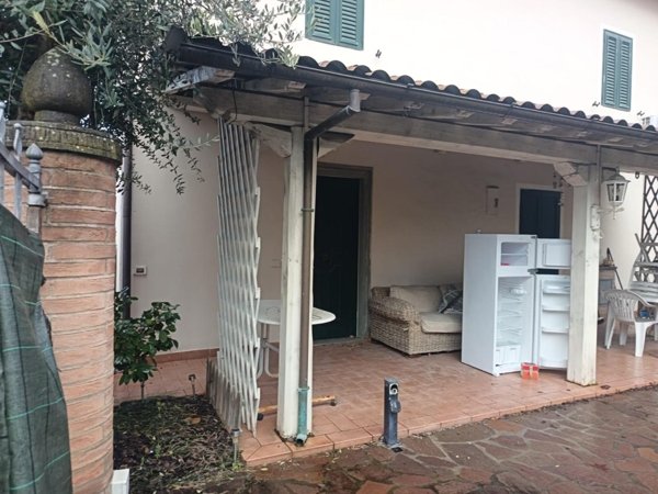 casa indipendente in vendita a Montecarlo