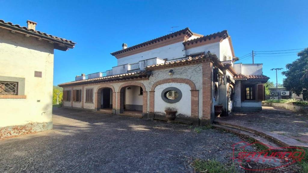 casa indipendente in vendita a Montecarlo