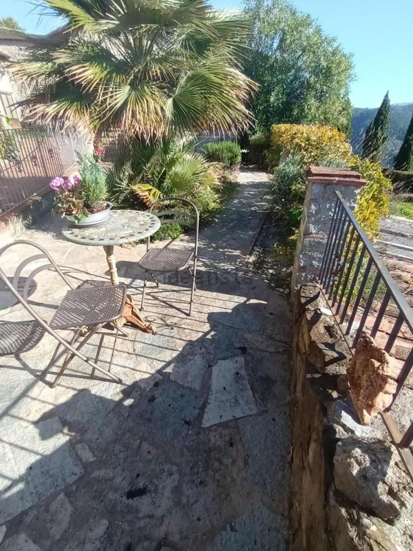 quadrivano in vendita a Pescaglia in zona Monsagrati