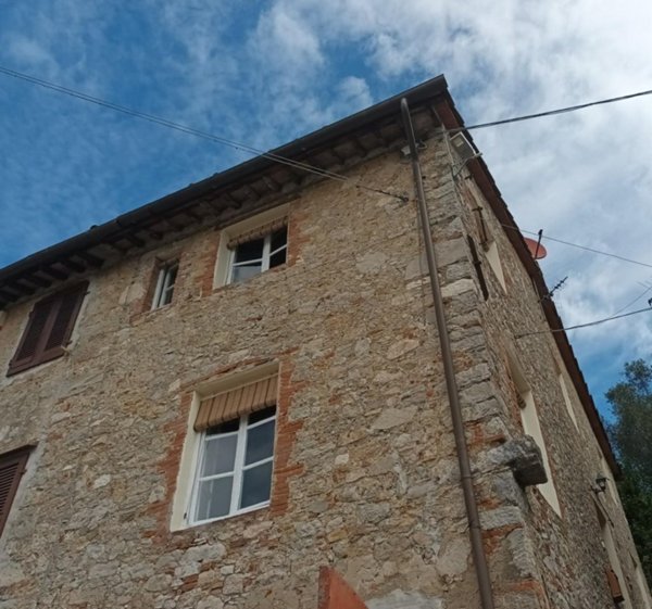 casa indipendente in vendita a Pescaglia in zona Fiano