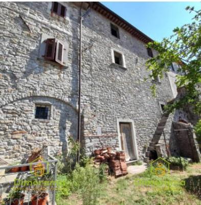 casa indipendente in vendita a Pescaglia in zona Colognora