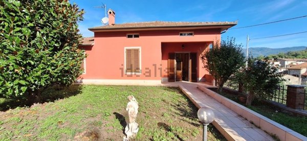 casa indipendente in vendita a Pescaglia