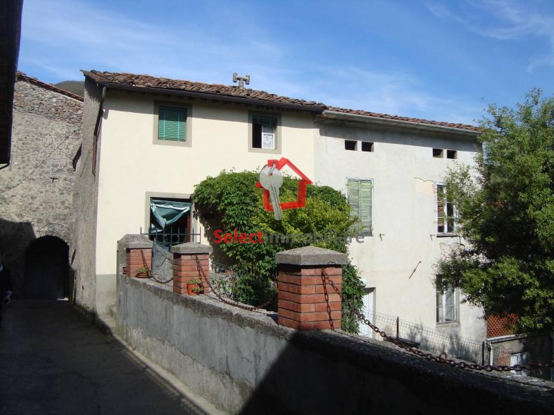 casa indipendente in vendita a Pescaglia