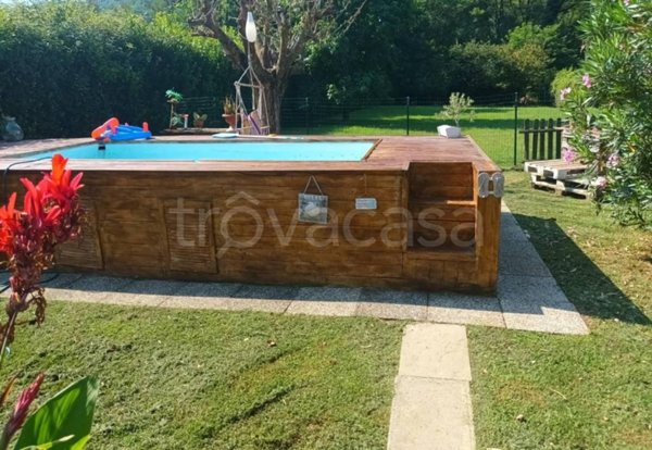 casa indipendente in vendita a Pescaglia in zona Monsagrati
