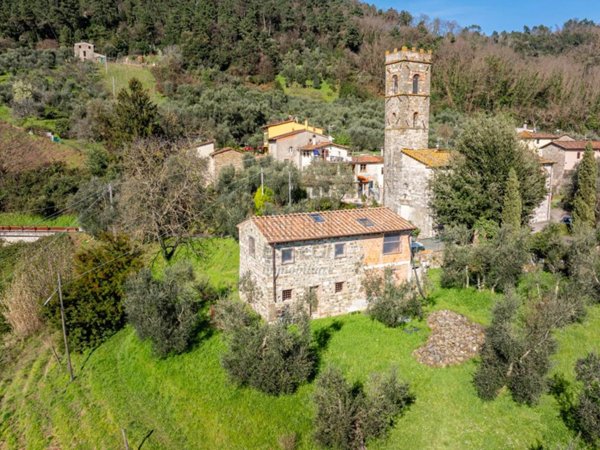 casa indipendente in vendita a Pescaglia