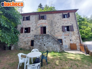 casa indipendente in vendita a Pescaglia in zona Gello