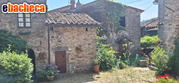 casa indipendente in vendita a Pescaglia in zona Colognora