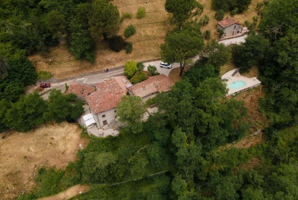casa indipendente in vendita a Pescaglia